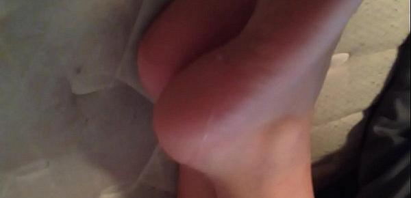  Cumshot on sleepy soles